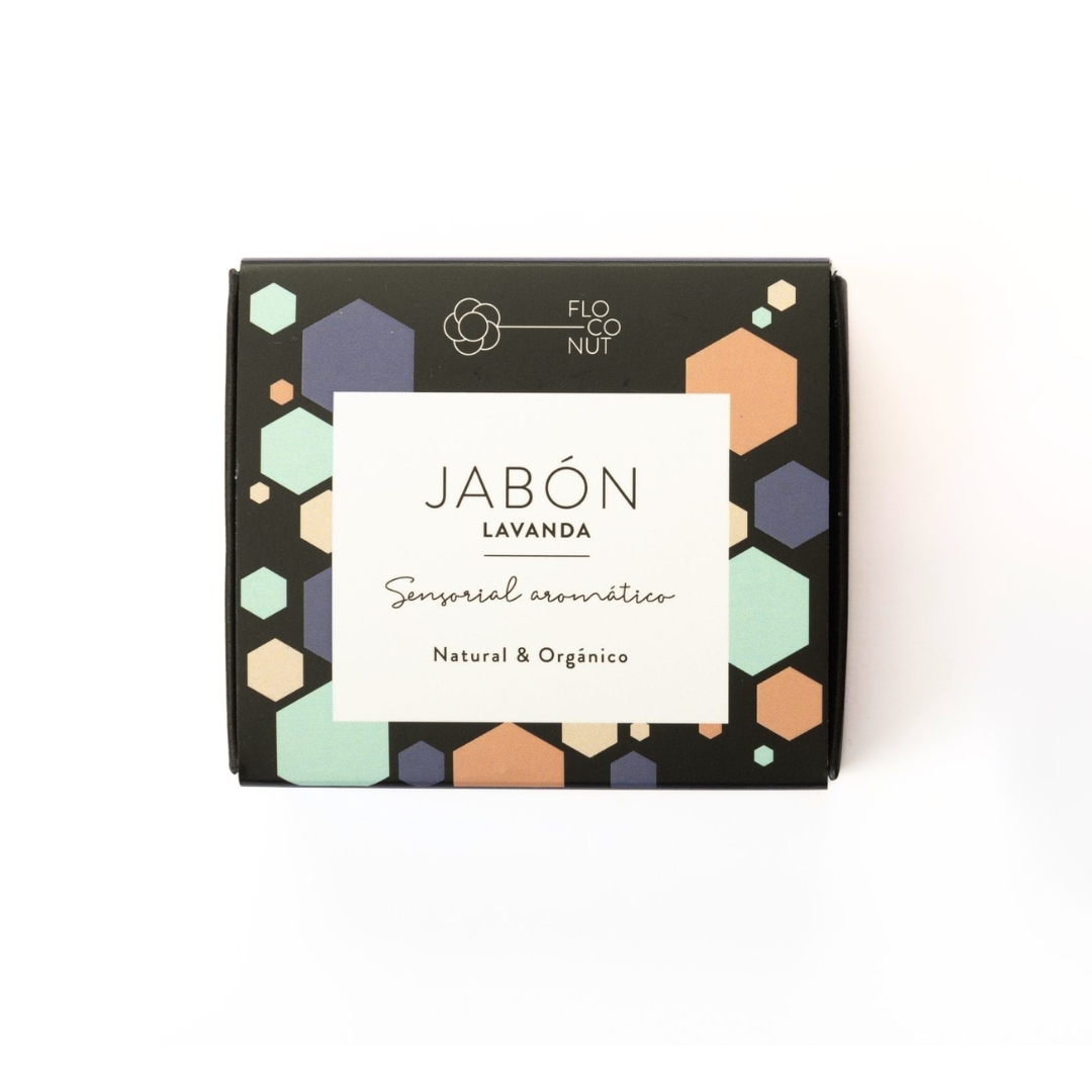 Jabón artesanal de lavanda para piel sensible que limpia en profundidad y deja un aroma floral relajante
